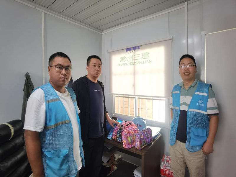 高溫慰問送清涼，真情關(guān)懷暖人心-江蘇宏嘉工程項(xiàng)目管理有限公司開展夏季現(xiàn)場(chǎng)高溫慰問活動(dòng)